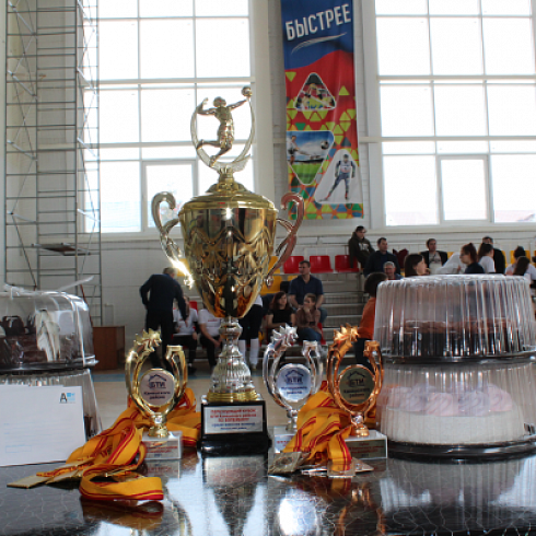 Двойной успех волейболисток Канашского вагоностроительного завода и объединенной команды спортивных школ города Канаш