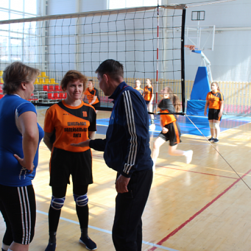 Двойной успех волейболисток Канашского вагоностроительного завода и объединенной команды спортивных школ города Канаш