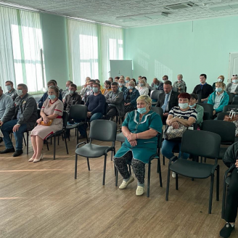 Глава администрации г. Канаш Виталий Михайлов встретился с трудовыми коллективами МБДОУ "Детский сад №19" и «КАВАЗ»