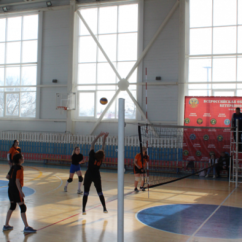 Двойной успех волейболисток Канашского вагоностроительного завода и объединенной команды спортивных школ города Канаш